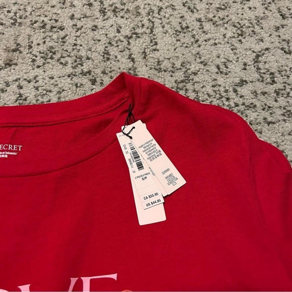 NWT Victoria’s Secret Corron Red “Love” Heart Print Short Sleeve T-Shirt Size S - Picture 5 of 9
